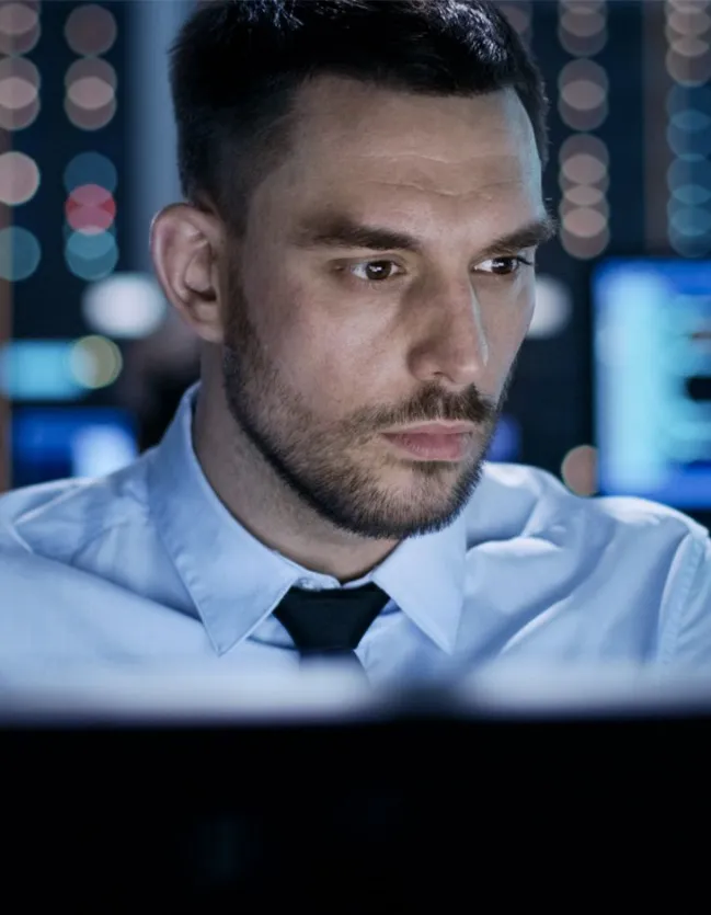 Le responsable du parc informatique supervise la sécurité.