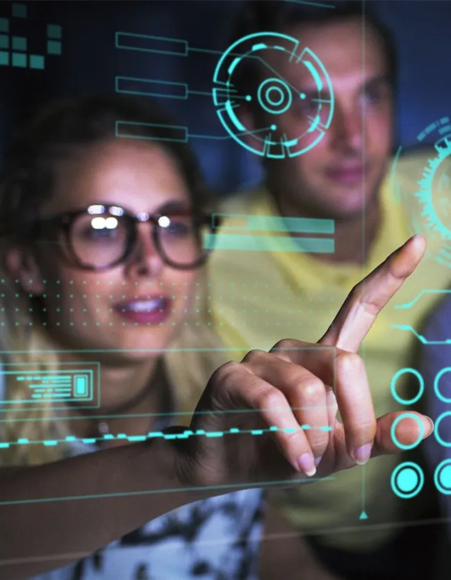 Informaticiens travaillant sur une mission en infogérance.