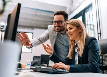 Deux collèges utilisent les applications pour les ressources humaines