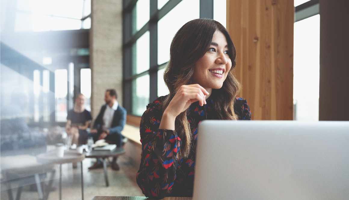 Mélanie, gestionnaire des ressources humaines impliquée dans la digitalisation de sa fonction.