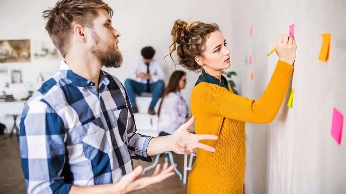Une réflexion collective entre les étudiants pour avancer sur des projets internationaux.