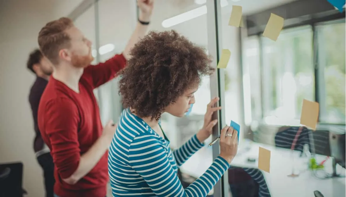 Une réflexion collective entre les étudiants pour avancer sur des projets internationaux.