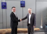 Laurent Savelli, DG Sanitaire et Médico-social France de Berger-Levrault et Xavier Rouhaud, CEO de Swikly